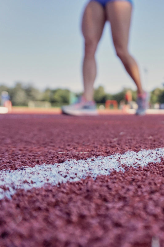 Comment optimiser sa récupération après la course à pied grâce à la nutrition et aux compléments alimentaires